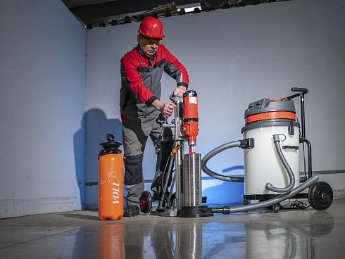 Применение стойки в установке алмазного бурения VOLL INDUSTRIAL VDR250
