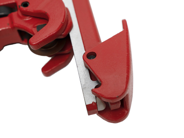 Труборез V4S с хомутной защелкой Труборез V4S с хомутной защелкой